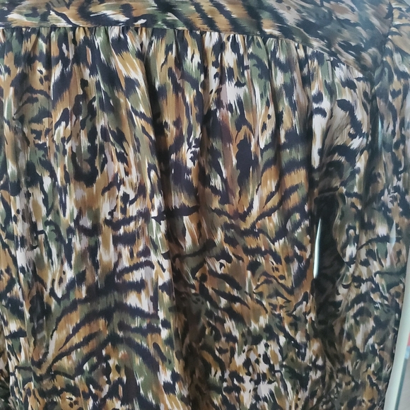 Nicola Camouflage Animal print silky blouse - Picture 8 of 8